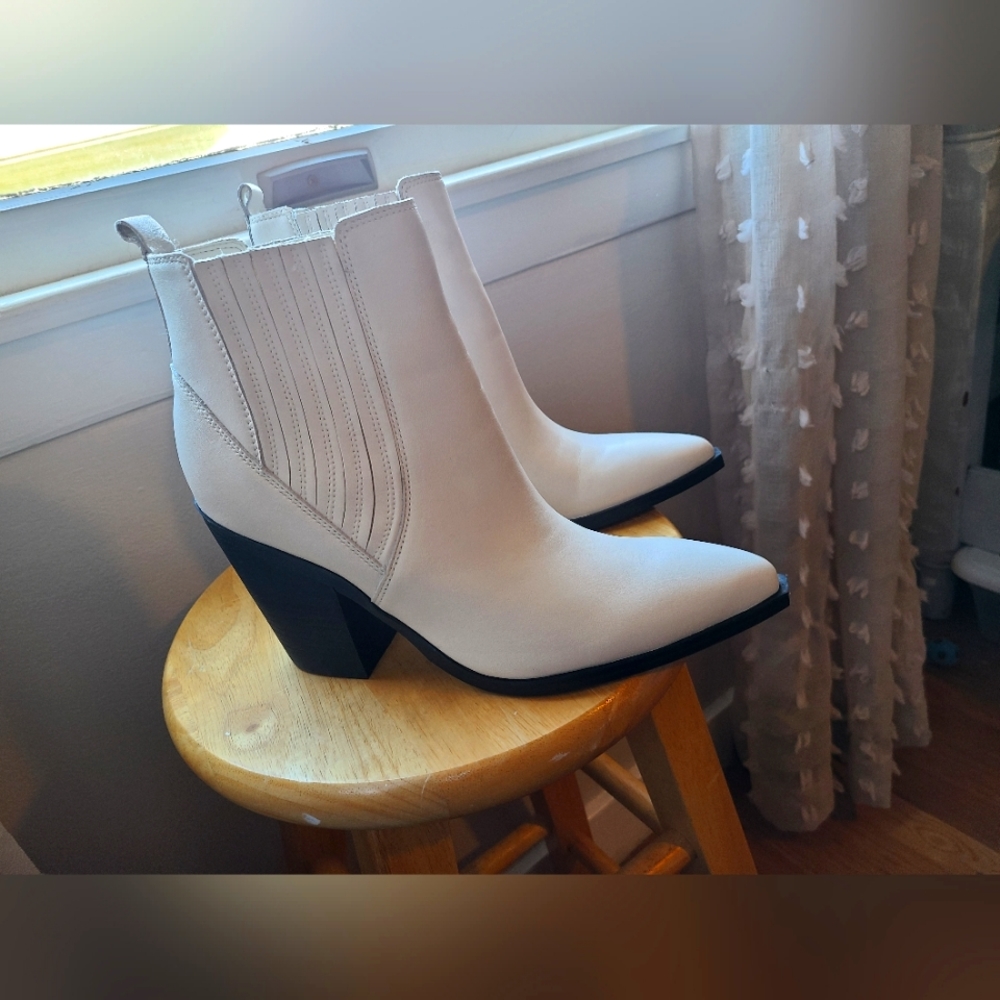 White Leather Marc Fisher Booties NEW